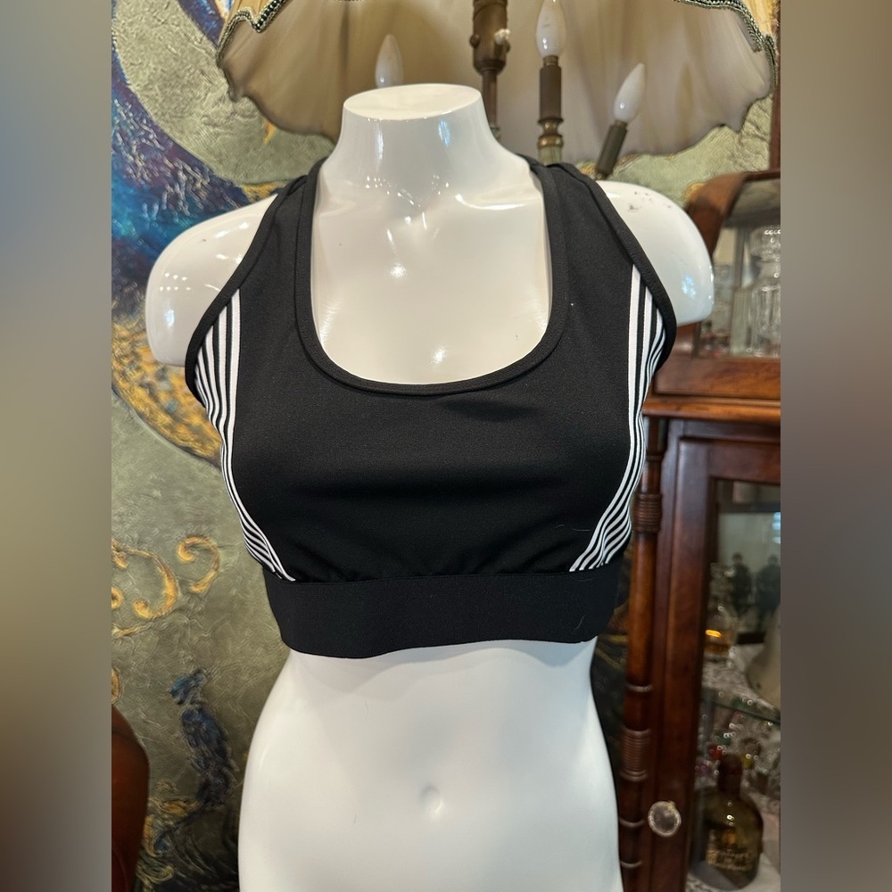 Bella Seamless Black and White Stripe Sport Bra EUC